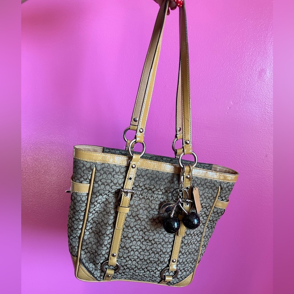 Y2K Coach Gallery Signature Jacquard Tote Bag - Picture 2 of 14